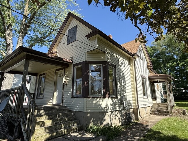 Photo - 1823 Chestnut St House
