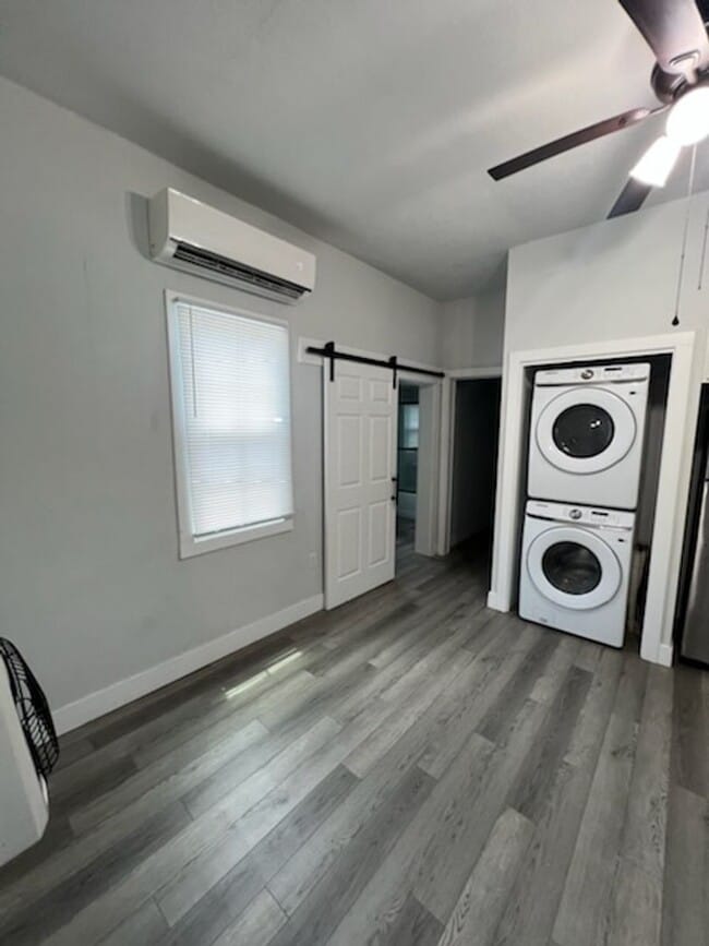 Photo - 163 Hopewell St