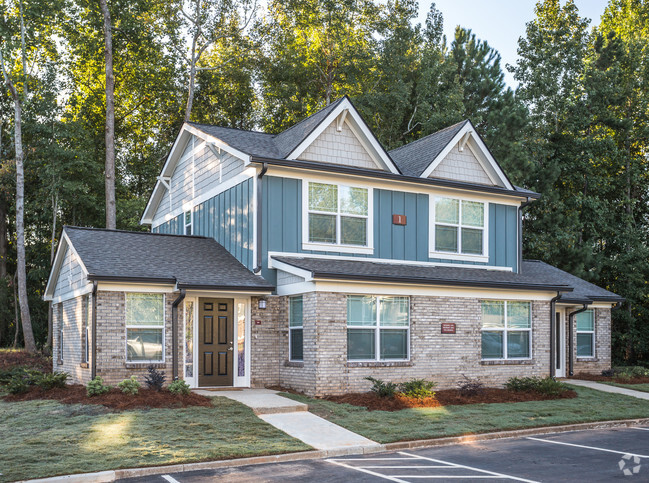 Foxworth Forest Apartments - Foxworth Forest Apartments