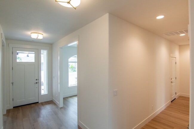 Photo - Brand New Build!!!