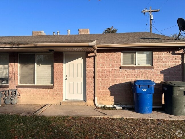 Building Photo - 3823 S 3200 W Unit 3825 S 3200 W Rental