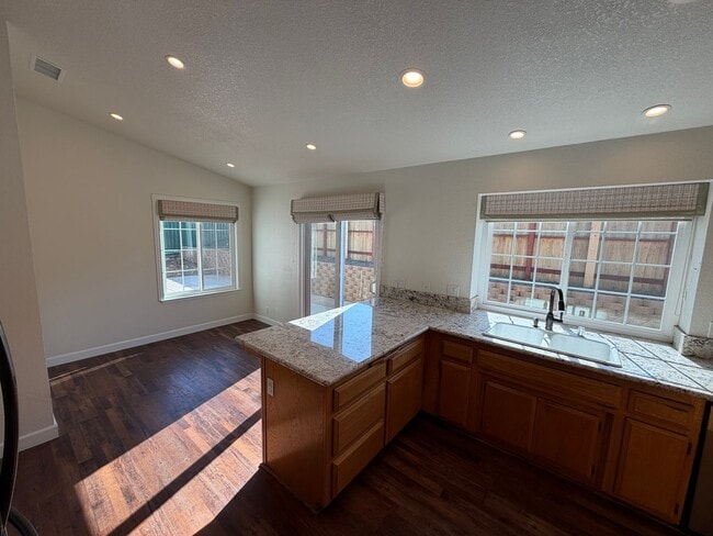 Photo - 4374 Woodmere Rd