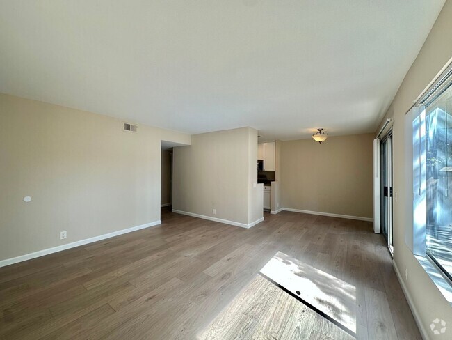 Building Photo - Newly Remodeled 2 Bedroom 2 Bath Near UTC ... Rental