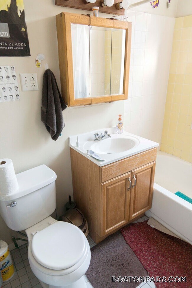 Photo - 56 Queensberry St Unit 16