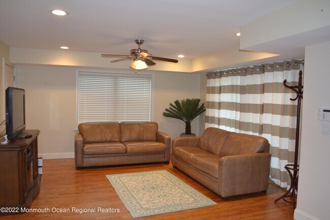 Photo - 233 12th Ave