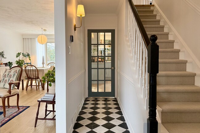 Photo - 740 Clarkson Rd S