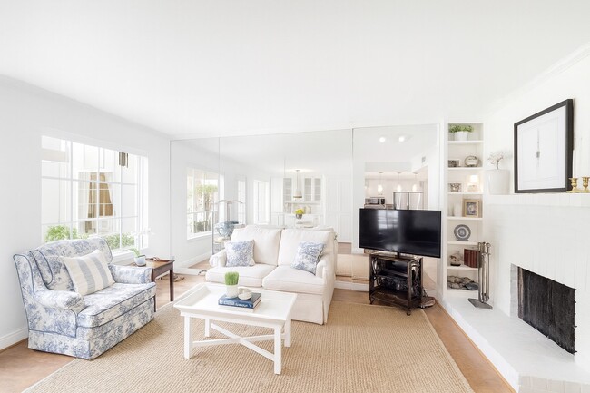 Photo - 8944 Chatsworth Dr