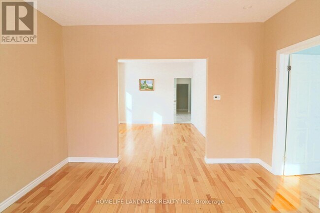 Photo - 5761 Peer St