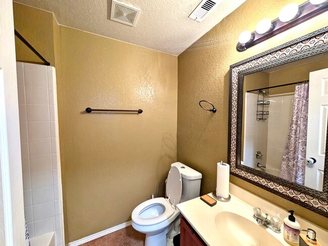 Photo - 6106 Higbee Ml