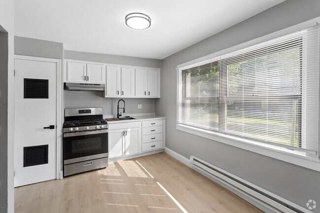 4BR, 1BA - 1,200 SF - Kitchen
