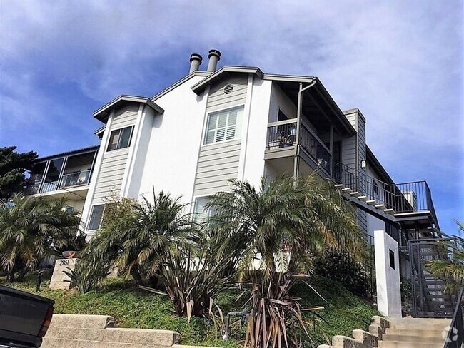 Building Photo - 2bd/2bth Condo with Private Patio, In-Unit... Unit 15