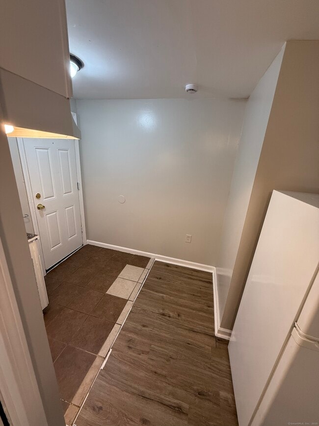 Photo - 269 Laurel Ave Unit St3