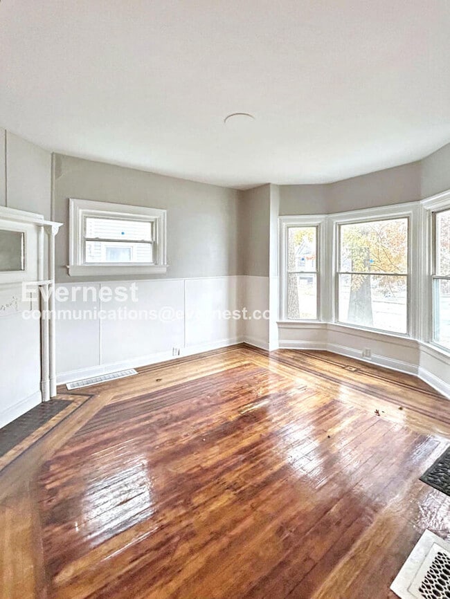 Photo - 1334 W 89th St Apartamento Unidad 1