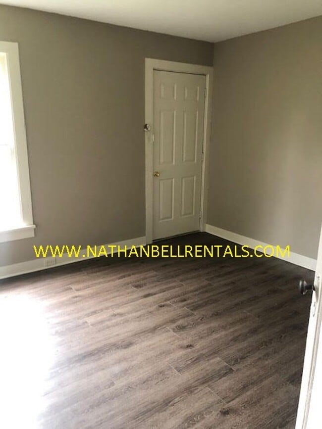 Photo - 266 5th St SE