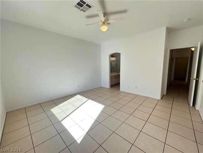 Building Photo - 2685 Park Creek Ln