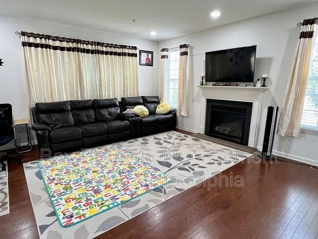 Photo - 151 Fairfield Cir N