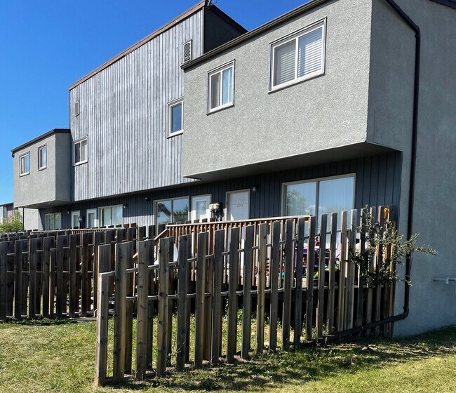 Photo - Parkland Village