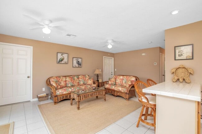 1635 Pandorea Ln