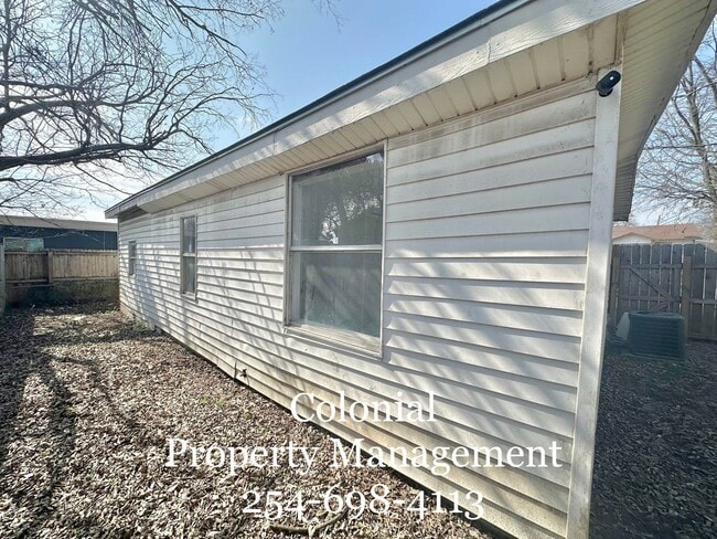 Photo - AVAILABLE NOW! (SECTION 8 ACCEPTED)