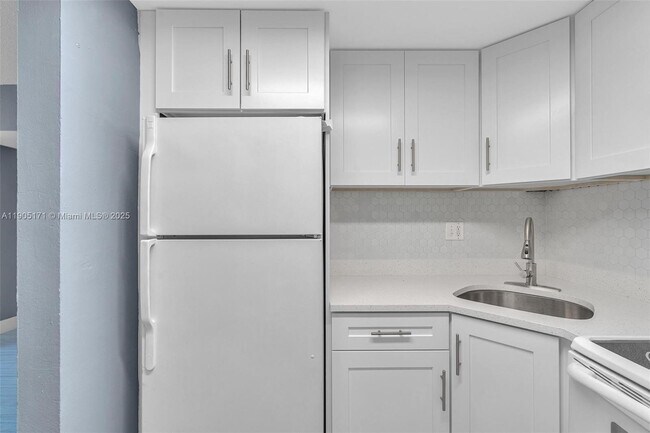 Photo - 101 SE 6th Ave Unit 1