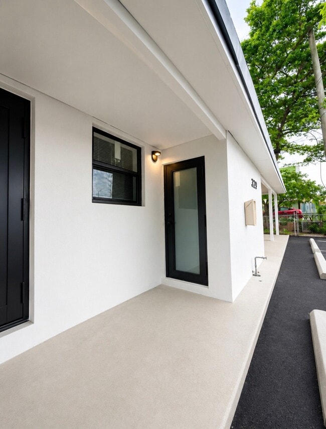 329 NW 17th Ave Unit 3