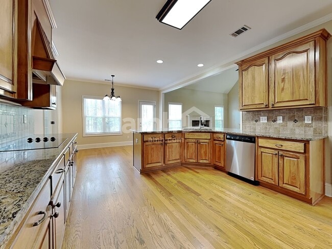 Photo - 140 Cambridge Woods Dr