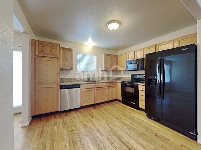 Photo - 582 W 91st Dr