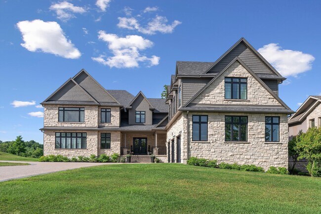 Photo - 511 Algonquin Trail