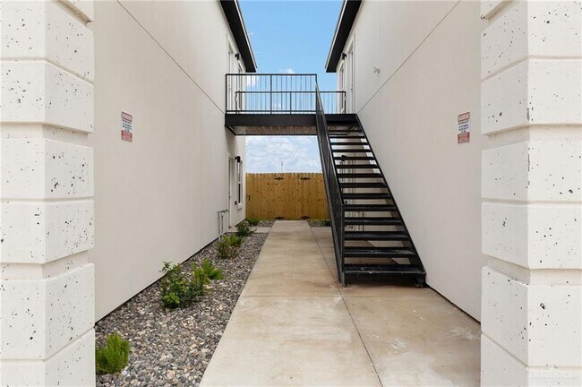 Photo - 15 Larkspur Ave Unidad 2