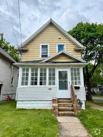 Building Photo - 1880 Clifford Ave Rental