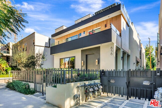Photo - 652 Huntley Dr Unit 102