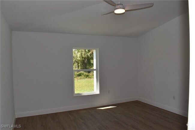 Building Photo - 4553 Midland St Rental