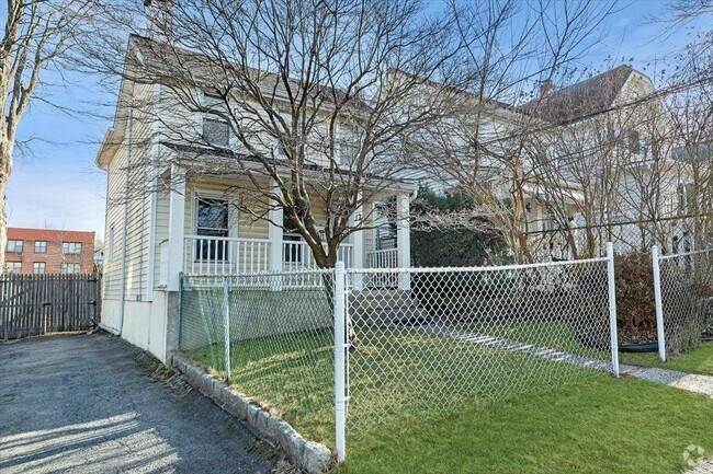 Building Photo - 17 Cambridge Ave Rental