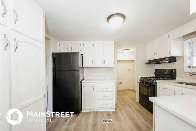 Photo - 640 Walnut St