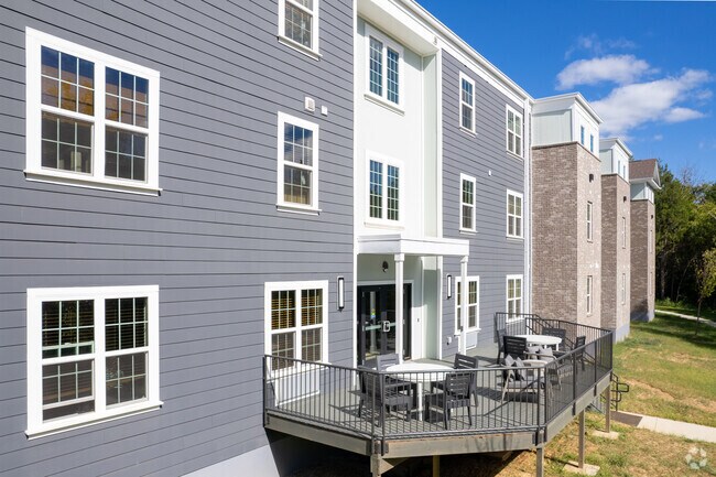 Photo - Linda's Place (Age 62+ )