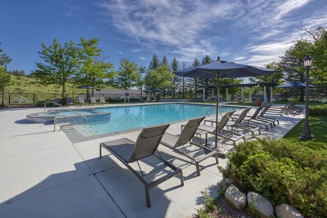 Building Photo - Retreat at Cheyenne Mountain