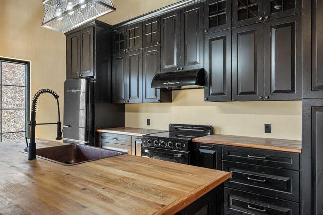 Photo - Thiel on 9th Unit 402