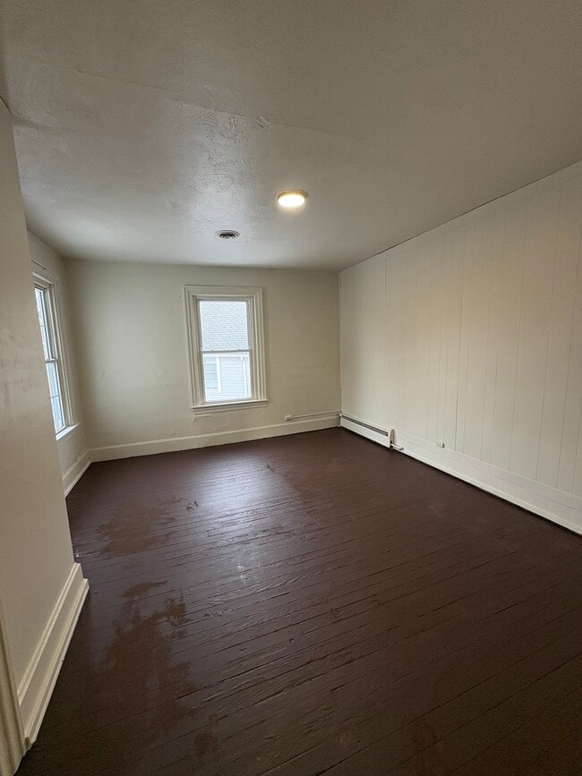 Photo - 31 Nutt Ave Unit B