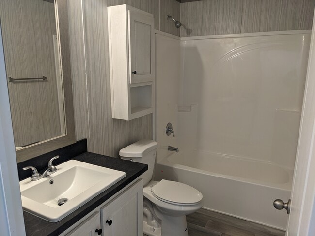 Photo - 160 Forrest Ave