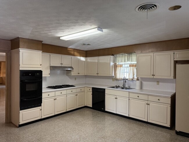 Photo - 956 Bonnabel Blvd