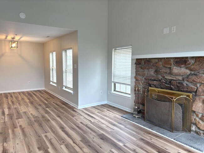 Photo - 106 Remington Ct