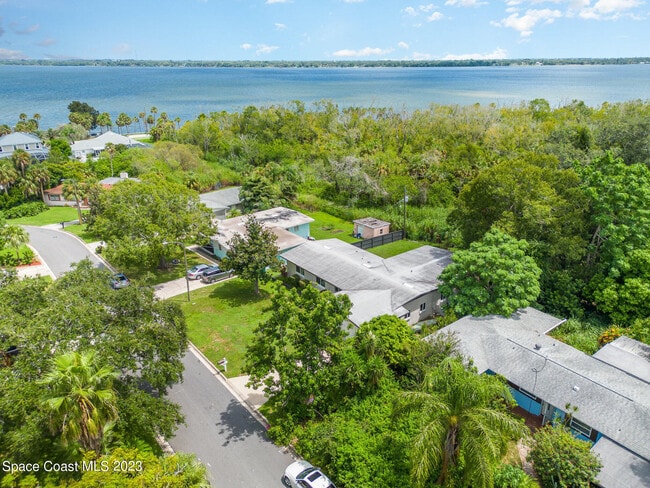 Photo - 115 S Indian Cir