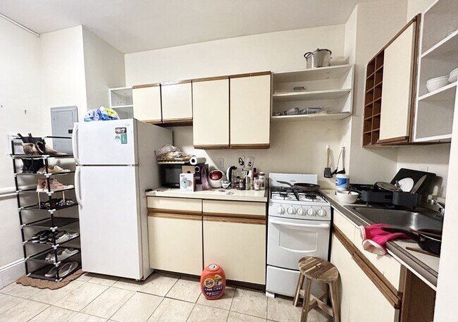 Building Photo - 39 Hemenway St Unit 13 Rental