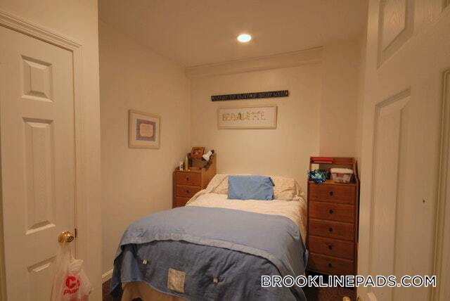 Photo - 1077 Beacon St Unidad 2