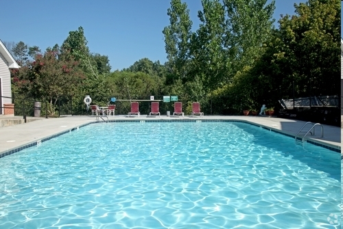 Sparking Swimming Pool - Greens of Concord Rental