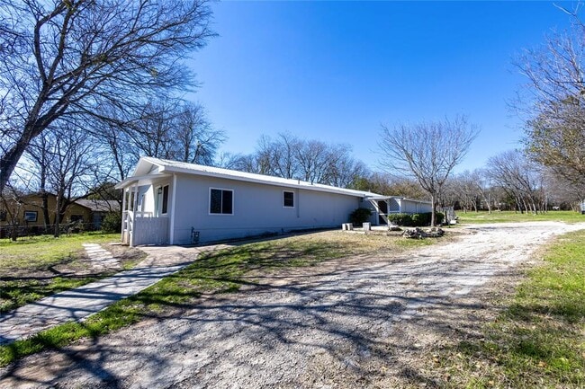 2304 Thrasher Ln