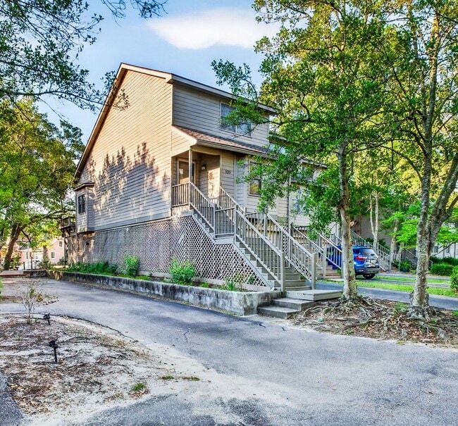 Photo - Comfortable Living Minutes from Downtown Charleston