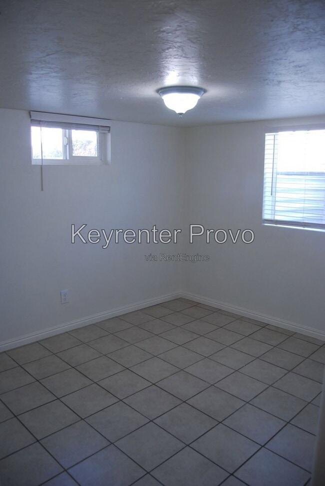 Photo - 853 Memmo Dr Unit B