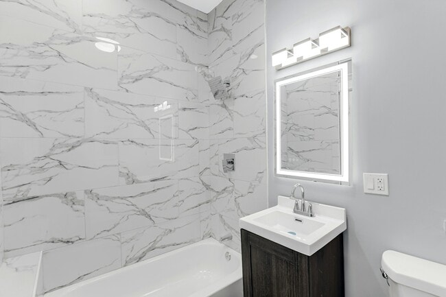 Building Photo - 5341 S Indiana Ave Unit 5341 - 2