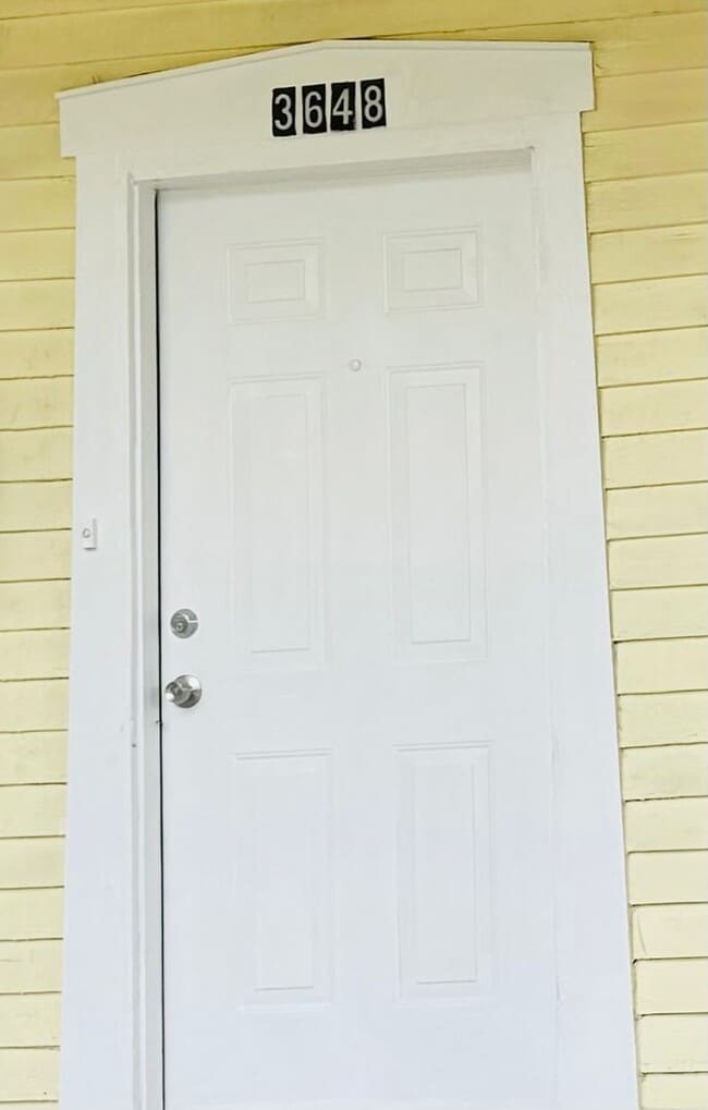 Photo - 3648 Evangeline St